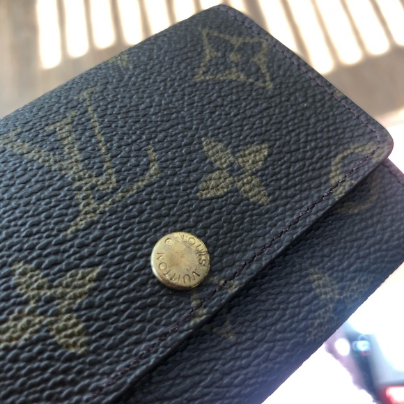 Louis Vuitton Monogram 6 Key Holder - Picture 11 of 12